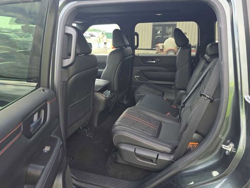 Used 2025 Nissan Armada PRO-4X w/ Pro-4X Premium Package AWD/4WD image 4