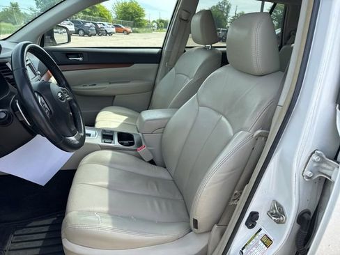 Used 2014 Subaru Outback 2.5i Limited w/ Moonroof Package AWD/4WD image 16