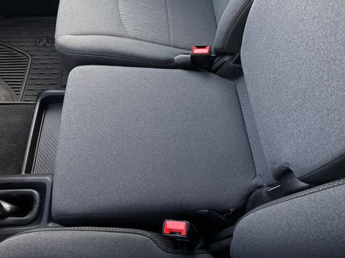 Used 2024 RAM 2500 Tradesman w/ Chrome Appearance Group image 24