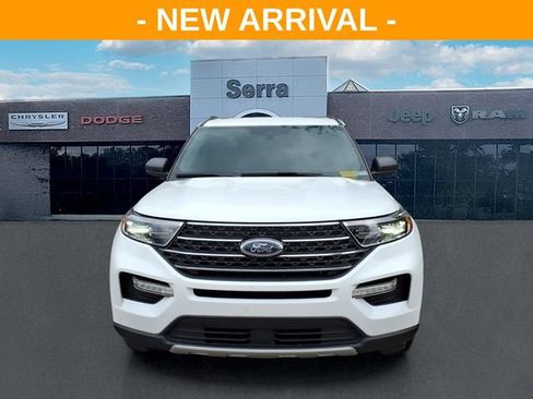 Used 2021 Ford Explorer XLT w/ Equipment Group 202A AWD/4WD image 2