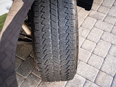 Used 2024 Chevrolet Silverado 1500 LT Trail Boss w/ Convenience Package II image 38