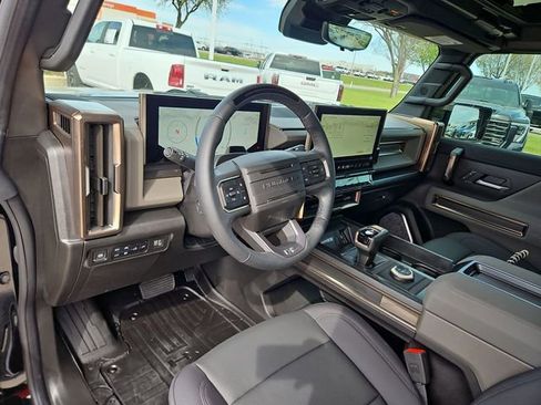Used 2025 GMC Hummer EV 2X image 10