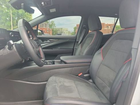 Used 2024 Chevrolet Blazer EV RS RWD image 21