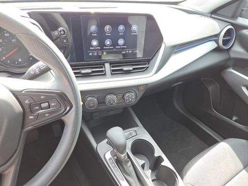 Used 2024 Chevrolet Trax LS FWD image 31