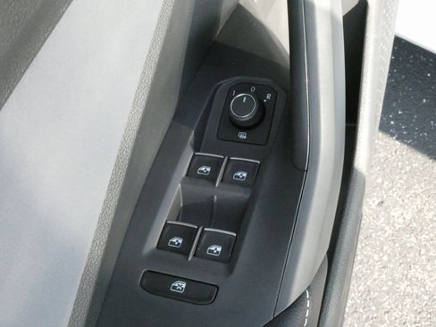 New 2025 Volkswagen Jetta SE image 27