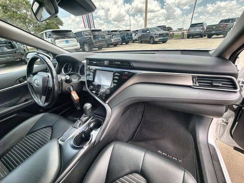Used 2019 Toyota Camry SE FWD image 27