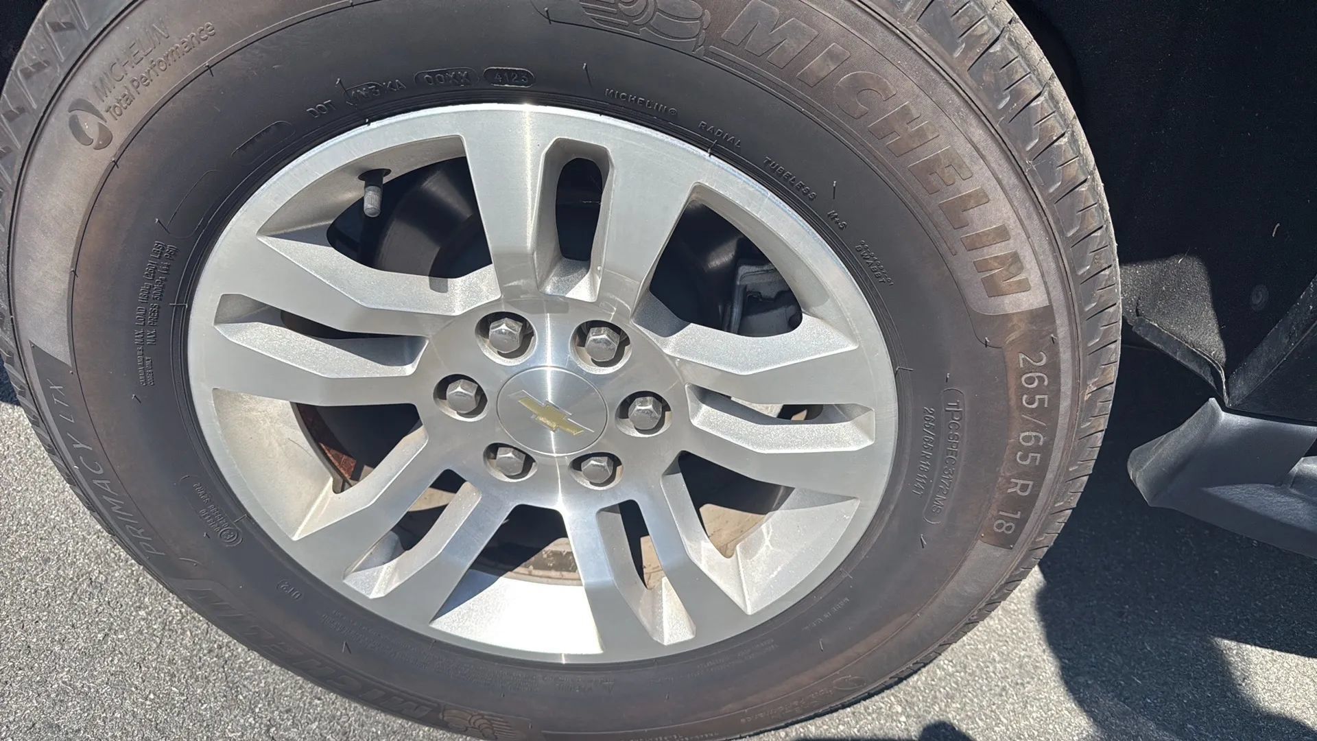 Used 2018 Chevrolet Suburban LT AWD/4WD image 13