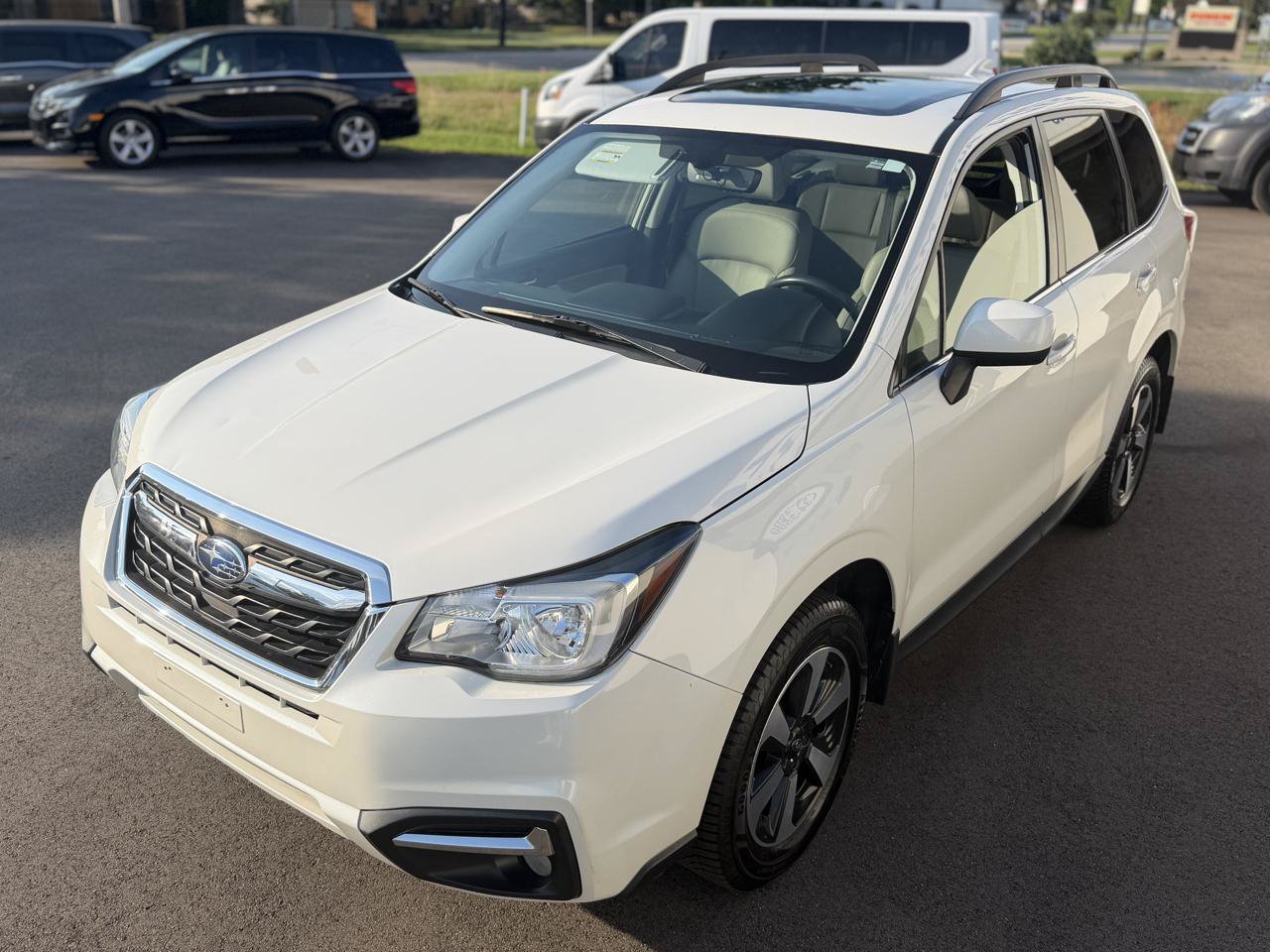 Used 2017 Subaru Forester 2.5i Limited AWD/4WD image 2