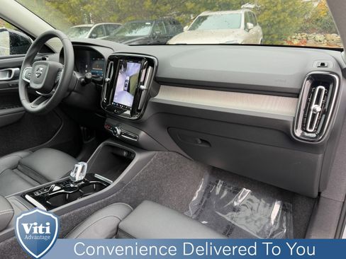 Used 2025 Volvo XC40 B5 Plus w/ Protection Package Premier image 30