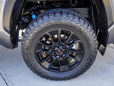 Used 2022 Toyota Tundra Limited w/ TRD Off-Road Package AWD/4WD image 13