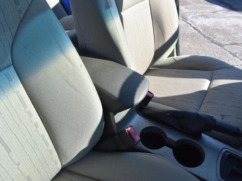 Used 2010 Ford Focus SE image 14