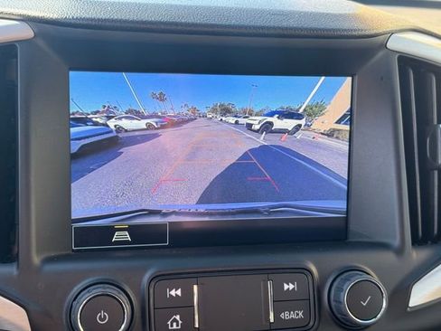 Used 2024 GMC Terrain SLT image 22