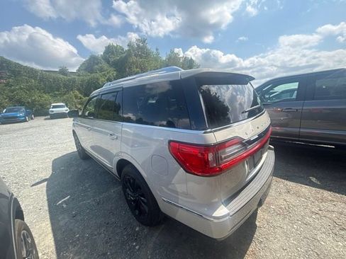 Used 2020 Lincoln Navigator Reserve w/ Equipment Group 208A Reserve AWD/4WD image 3