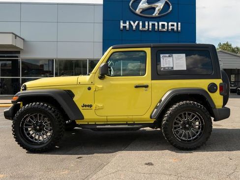 Used 2022 Jeep Wrangler Sport image 5