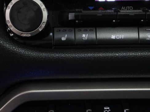 Used 2023 Toyota Tundra Limited w/ Power Package AWD/4WD image 22