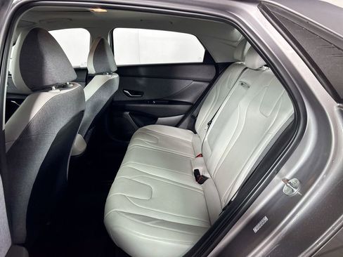 Used 2023 Hyundai Elantra Limited w/ Preferred Accessory Package FWD image 21