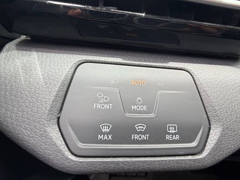 Used 2023 Volkswagen ID.4 Pro S Plus AWD/4WD image 30