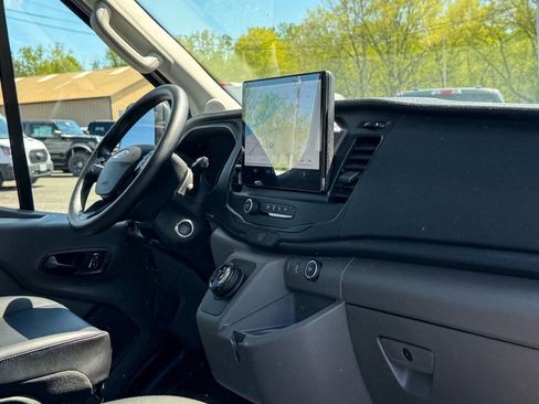 Used 2023 Ford E-Transit Medium Roof RWD image 12