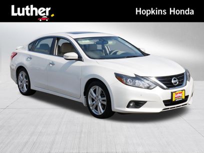 Used 2017 Nissan Altima 3.5 SL w/ 3.5SL Technology Package