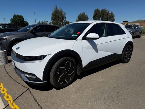 Used 2024 Hyundai Ioniq 5 SEL image 1