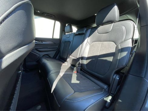 New 2025 Jeep Grand Cherokee Altitude image 20