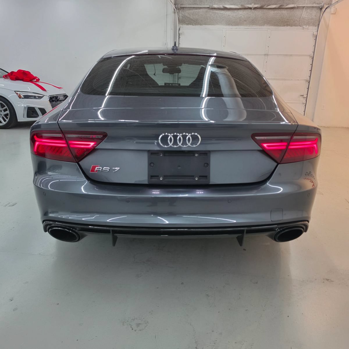 Used 2016 Audi RS 7 Prestige w/ Carbon-Optic Package AWD/4WD image 5