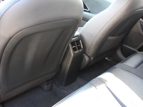 Used 2022 Kia Niro EX image 31