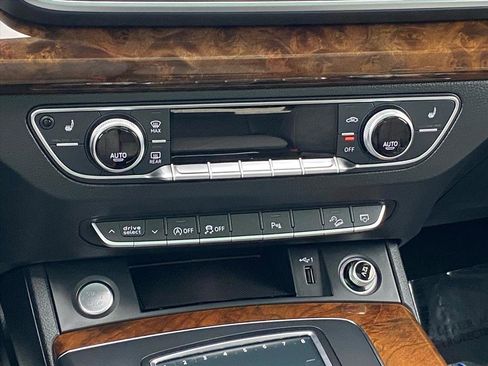 Used 2018 Audi Q5 2.0T Premium Plus w/ Premium Plus Package image 11