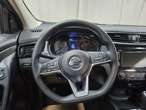 Used 2021 Nissan Rogue Sport S image 26