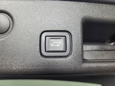 Used 2024 Chevrolet Equinox Premier AWD/4WD image 26