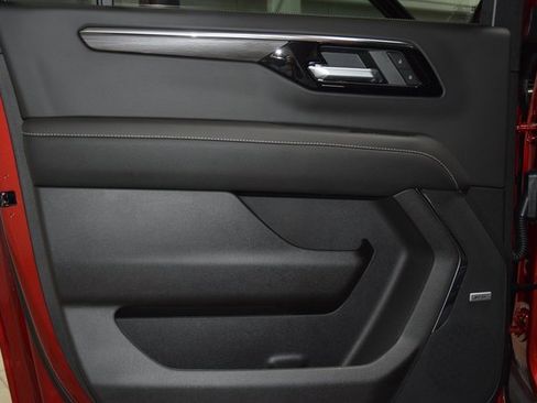 New 2025 Chevrolet Suburban Premier image 45