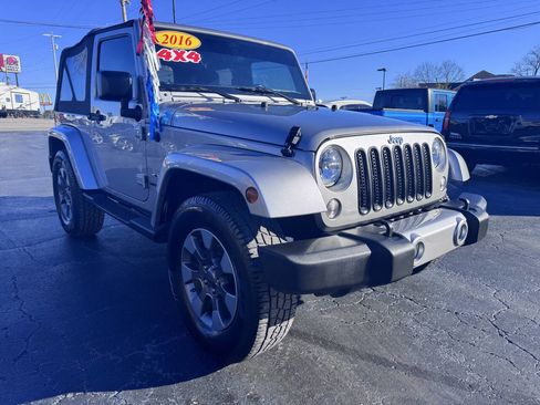 Used 2016 Jeep Wrangler Sahara w/ Dual Top Group image 8