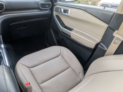 Used 2024 Ford Explorer XLT w/ Equipment Group 202A image 19