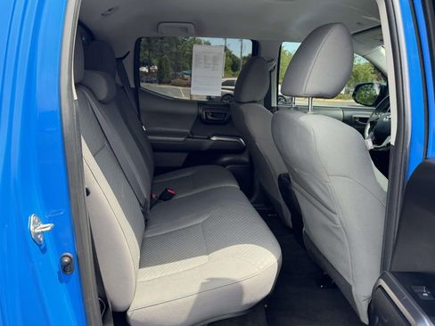 Used 2020 Toyota Tacoma SR5 RWD image 12