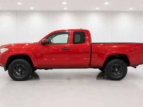 Used 2017 Toyota Tacoma SR w/ SR Convenience Package AWD/4WD image 2