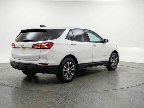 Used 2025 Chevrolet Equinox LT FWD image 9