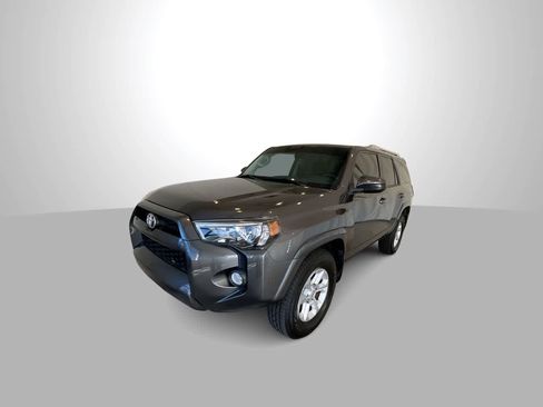 Certified 2017 Toyota 4Runner SR5 AWD/4WD image 4
