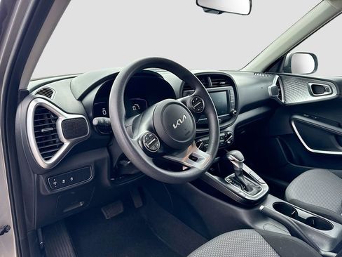 Used 2025 Kia Soul LX w/ LX Technology Package image 7