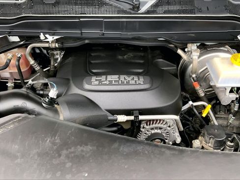Used 2024 RAM 2500 Big Horn AWD/4WD image 31