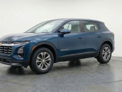 Used 2025 Chevrolet Equinox LT image 3