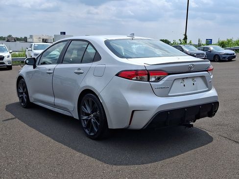 Used 2023 Toyota Corolla SE FWD image 4