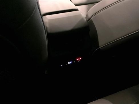 Used 2025 Audi Q6 e-tron Premium Plus w/ Premium Plus image 34