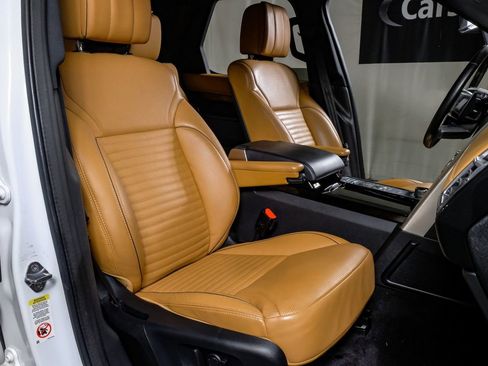 Used 2019 Land Rover Discovery HSE Luxury image 29