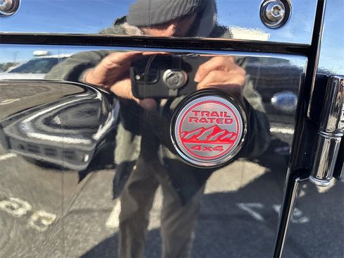 Used 2023 Jeep Gladiator Rubicon w/ LED Lighting Group image 12