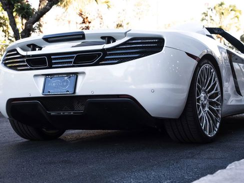 Used 2013 McLaren MP4-12C Spider RWD image 17