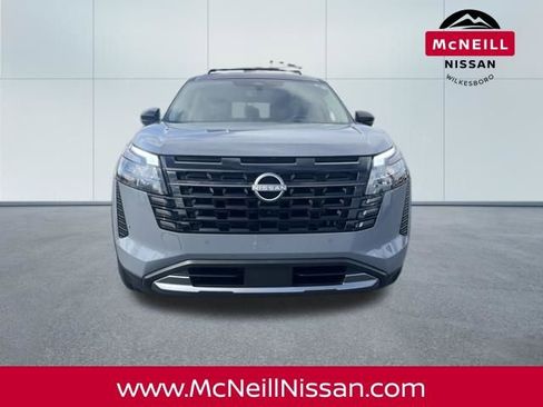 New 2026 Nissan Pathfinder Platinum AWD/4WD image 2