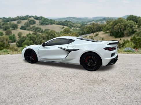 Used 2025 Chevrolet Corvette Z06 RWD image 6