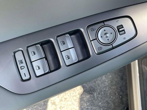 Used 2022 Hyundai Palisade SEL w/ Premium Package image 16