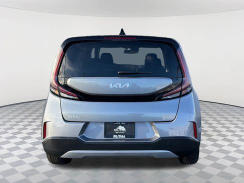 Used 2023 Kia Soul LX w/ LX Technology Package image 6