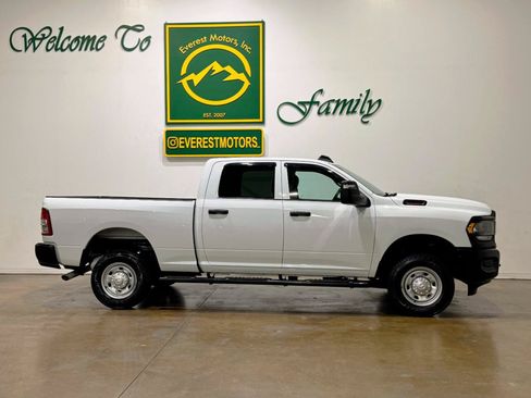 Used 2023 RAM 2500 Tradesman AWD/4WD image 9